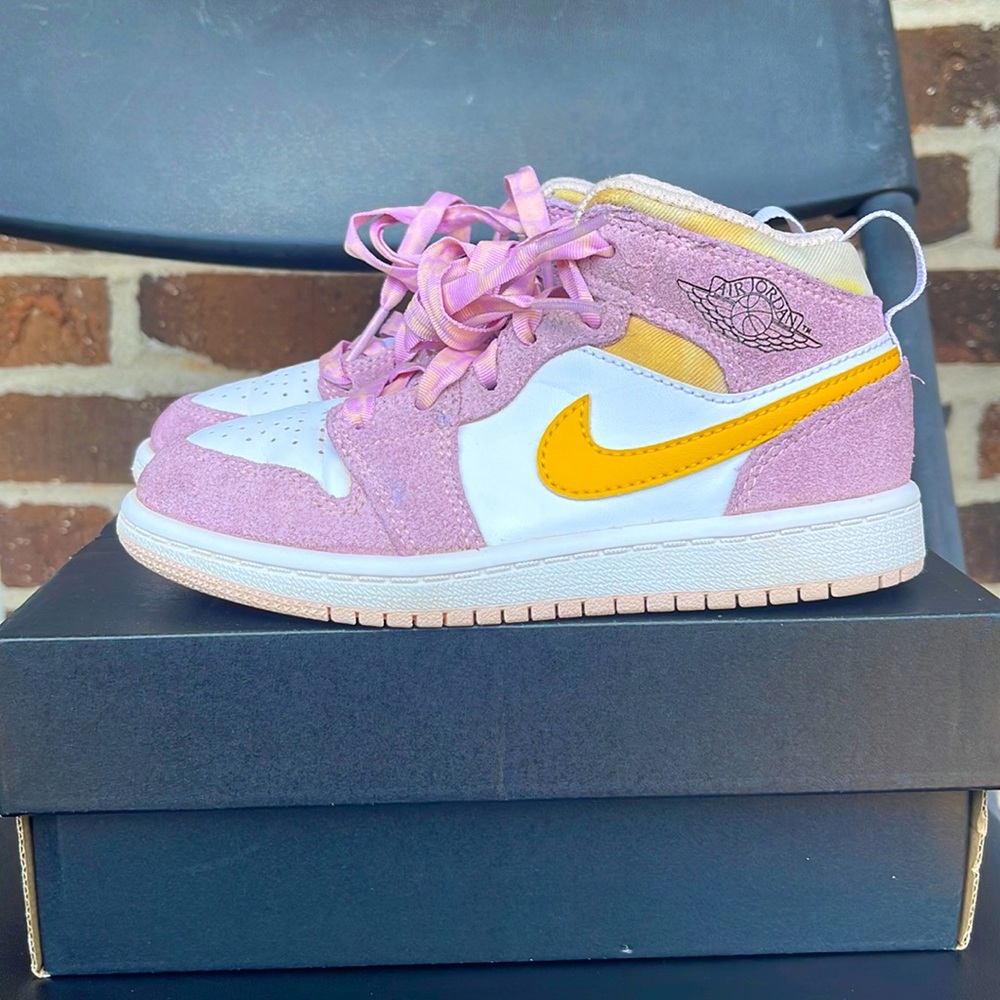 Jordan 1 Mid SE PS